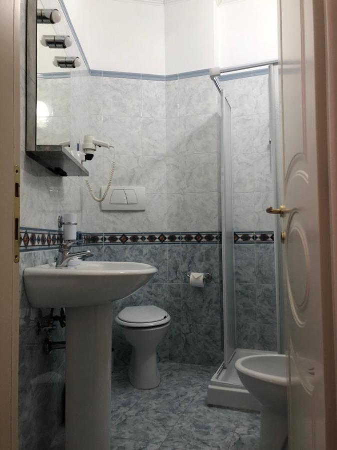 Cerreto dʼEsi Hotel Domus מראה חיצוני תמונה