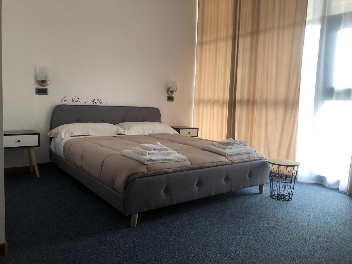 Cerreto dʼEsi Hotel Domus מראה חיצוני תמונה