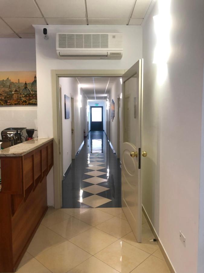 Cerreto dʼEsi Hotel Domus מראה חיצוני תמונה