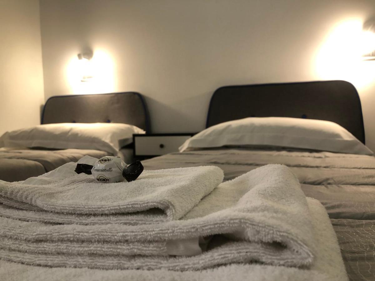 Cerreto dʼEsi Hotel Domus מראה חיצוני תמונה