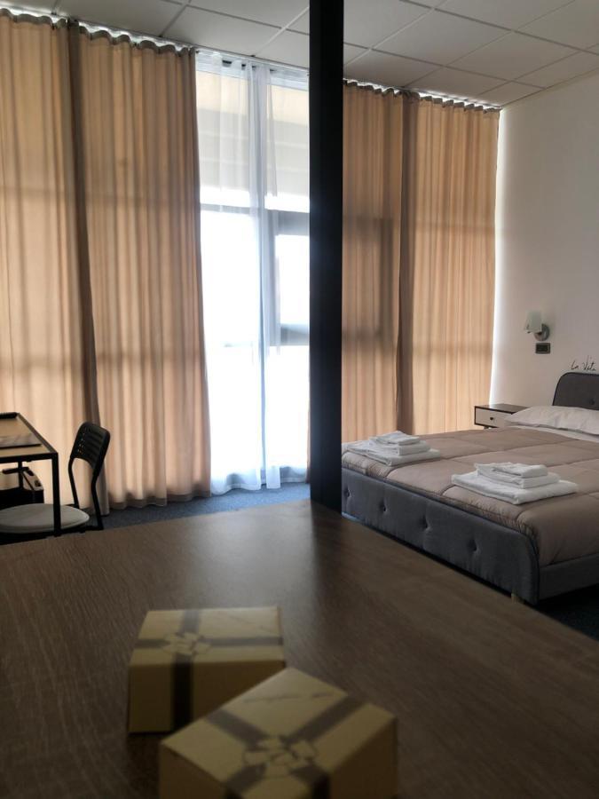 Cerreto dʼEsi Hotel Domus מראה חיצוני תמונה