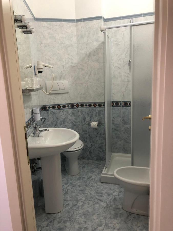 Cerreto dʼEsi Hotel Domus מראה חיצוני תמונה
