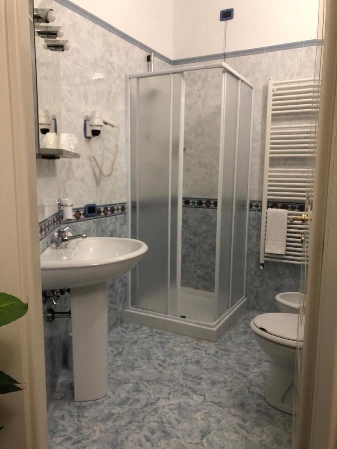 Cerreto dʼEsi Hotel Domus מראה חיצוני תמונה