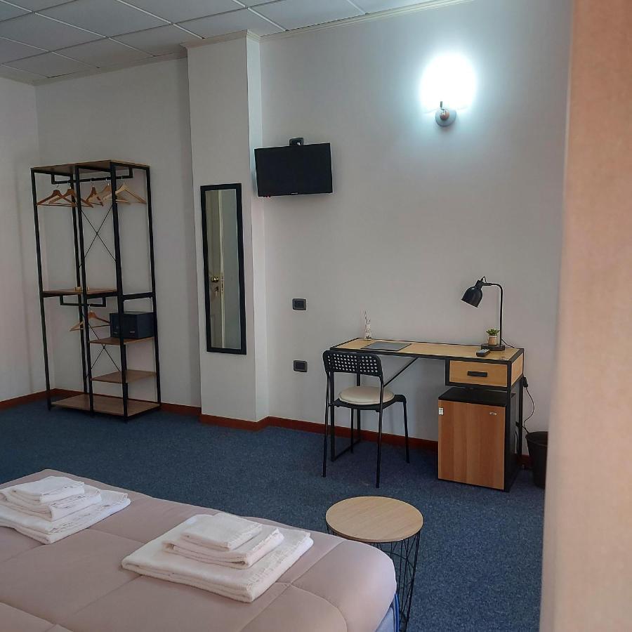 Cerreto dʼEsi Hotel Domus מראה חיצוני תמונה